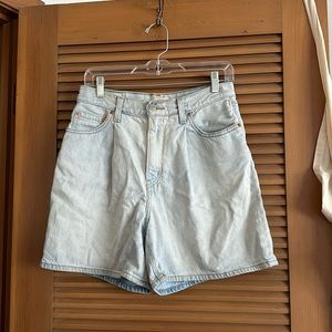 Levi’s Ribcage Shorts
